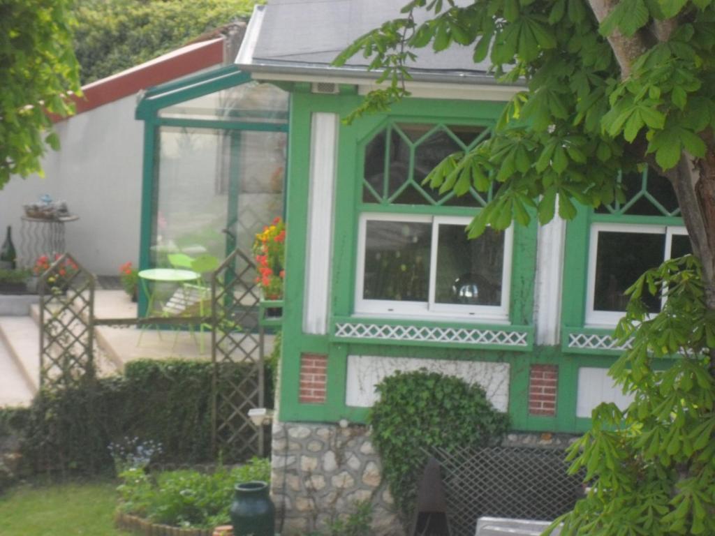 Hotel La Buissonniere Bannay  Exterior photo